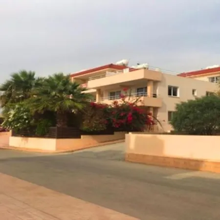 Appartamento 2 Bedroom With Private Garden, Walk To Nissi Beach, Communal Swimming Pool Ayia Napa